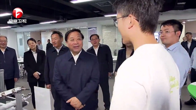 <a href='/xjy/http:/d1/5d/c4153a119133/page.html' target='_blank' title='韩俊专题调研教育强省建设，与我院师生交流'>韩俊专题调研教育强省建设，与我院师生交流</a>